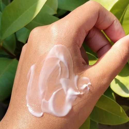 کرم آبرسان و مرطوب کننده سیمپل مدل لایت