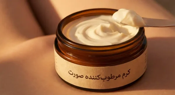 کرم مرطوب‌کننده صورت با بافت غلیظ برای حفظ رطوبت و قفل کردن آبرسانی سرم